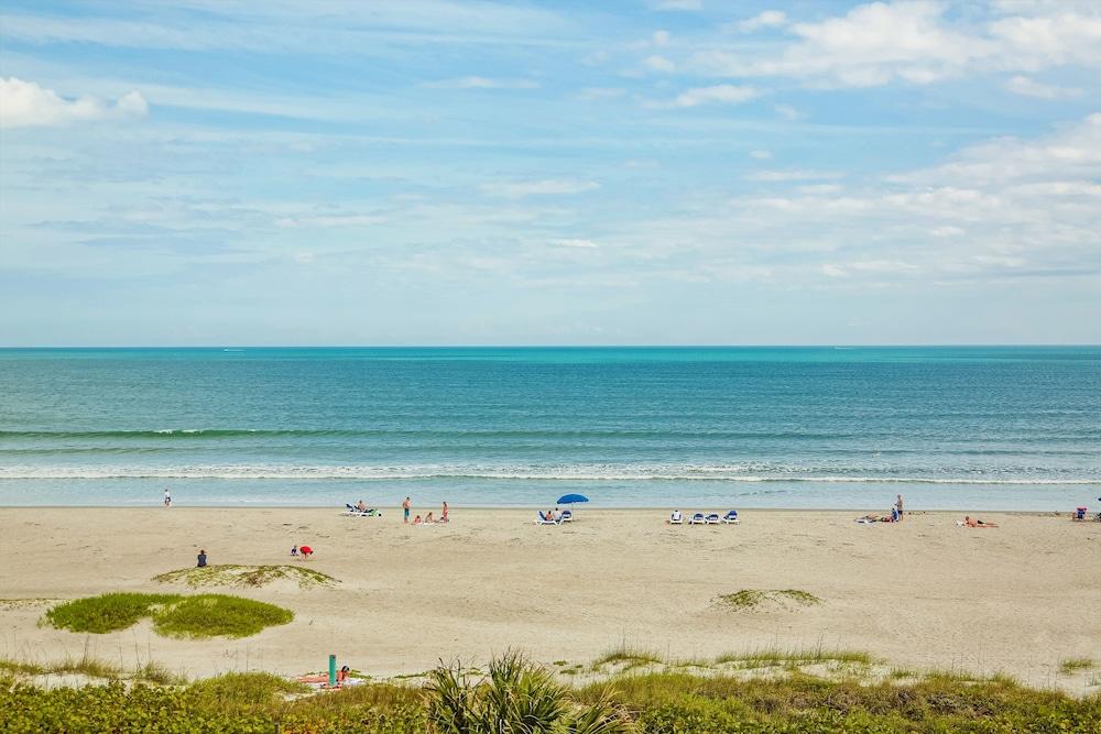 International Palms Oceanfront Resort Cocoa Beach Beach