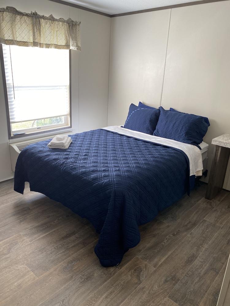 Custom Touch Village-Sulphur Room