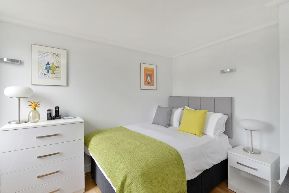 Camden Serviced Apartments by Globe Room