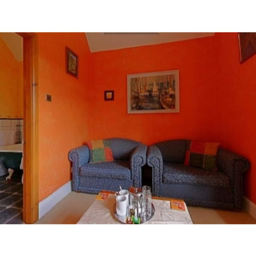 Penmachno Hall Guestroom