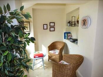 Sleepy Willows Guestroom