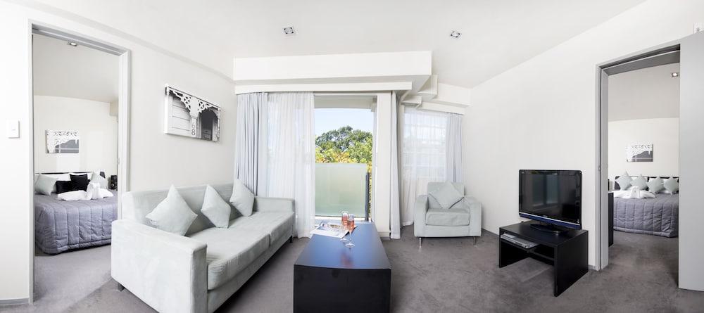 Quest Ponsonby Room