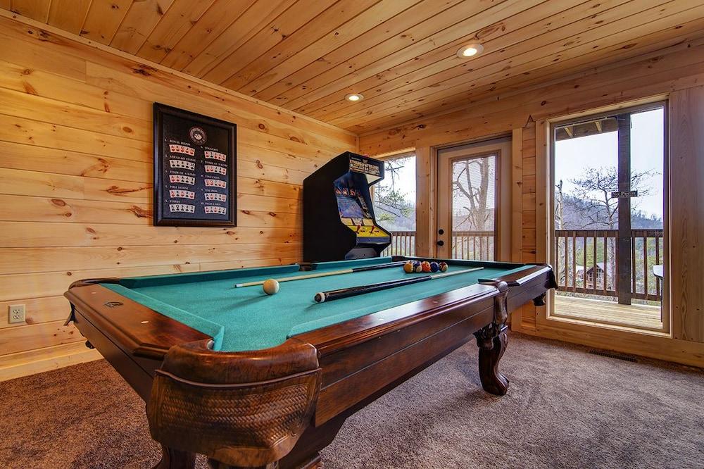 A River Runs Through It - 3 Bedrooms, 3 Baths, Sleeps 12 Cabin by RedAwning Billiards