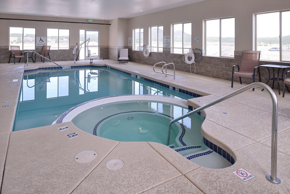 Holiday Inn Express & Suites Williams by IHG