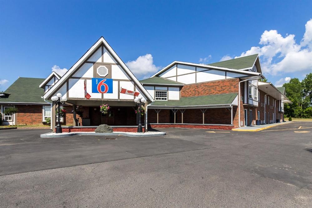 Motel 6 Trenton, ON