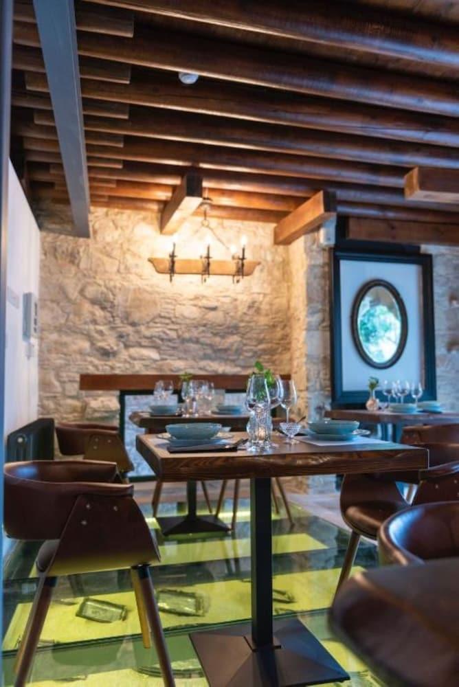 Oinou Strata - Adults Only Interior