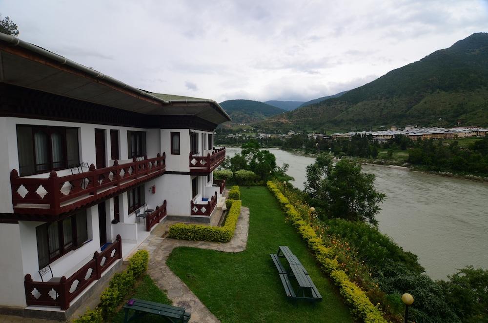 Himalayan Dragon'S Nest Hotel