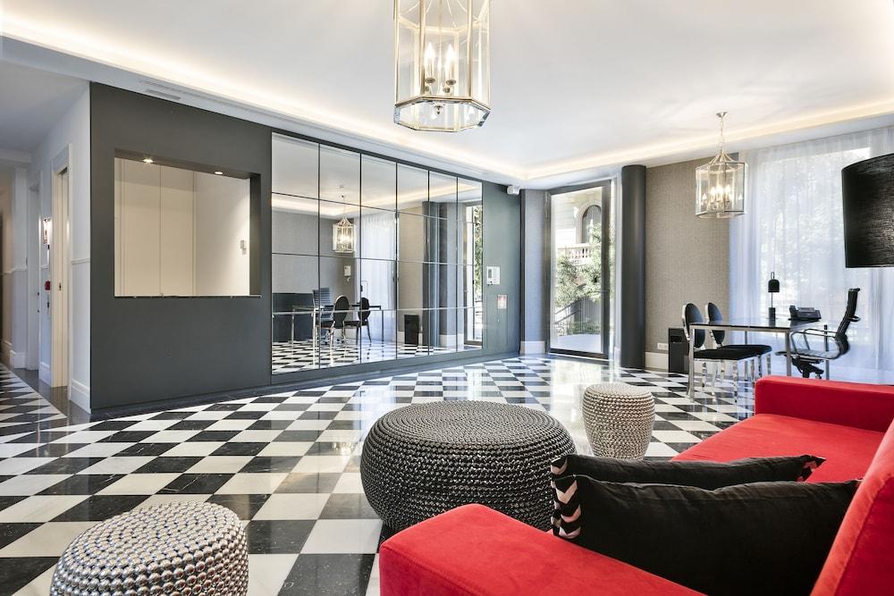 Murmuri Residence Mercader Reception