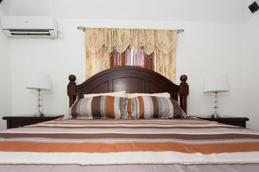 New Kingston Guest Apt at Fairway Room