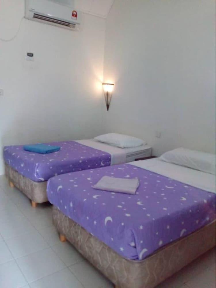 Charlie Langkawi Motel Room