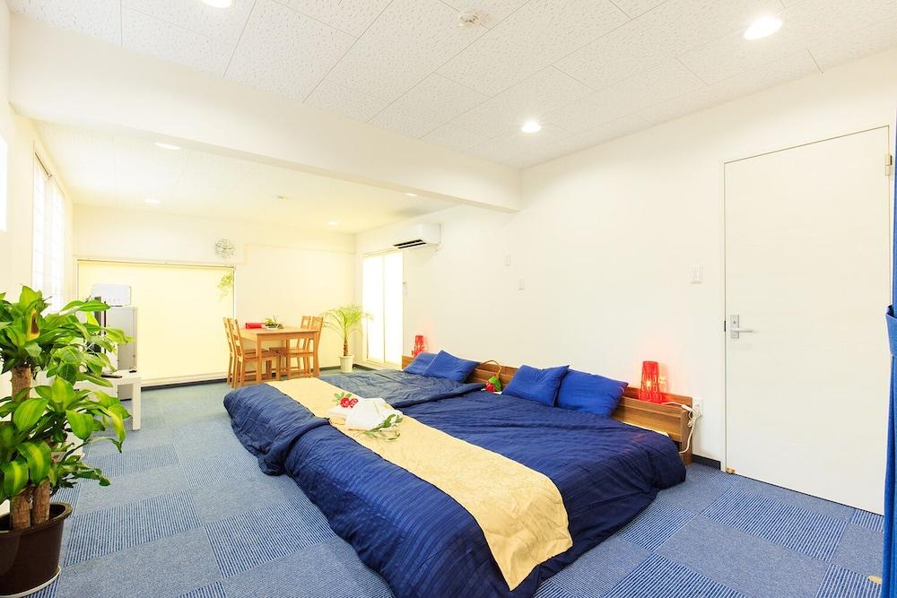 Akirado Room