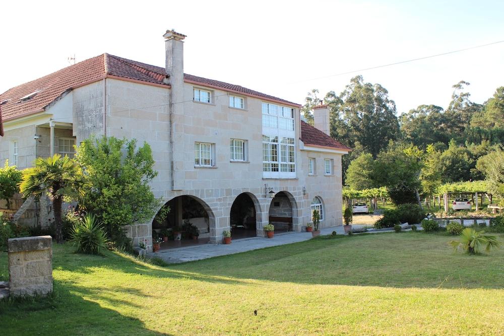 Os Areeiros Exterior