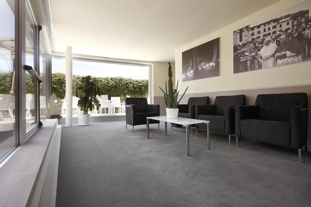 Albergo Celide Interior