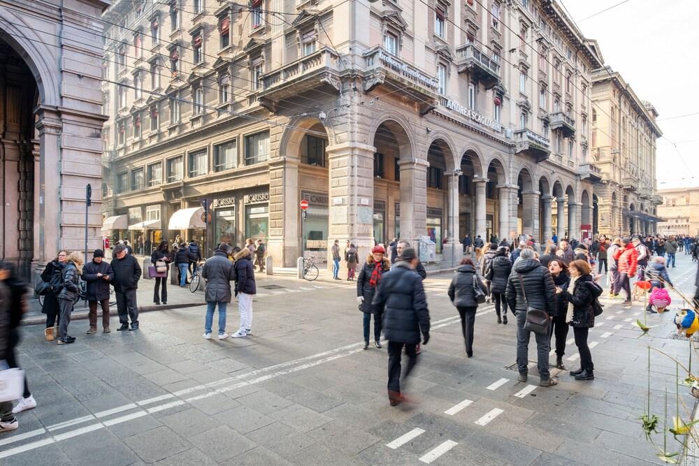 Monolocale tra Piazza del Nettuno e le Due Torri Exterior