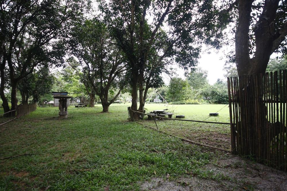 Saksupha Resort Property Grounds