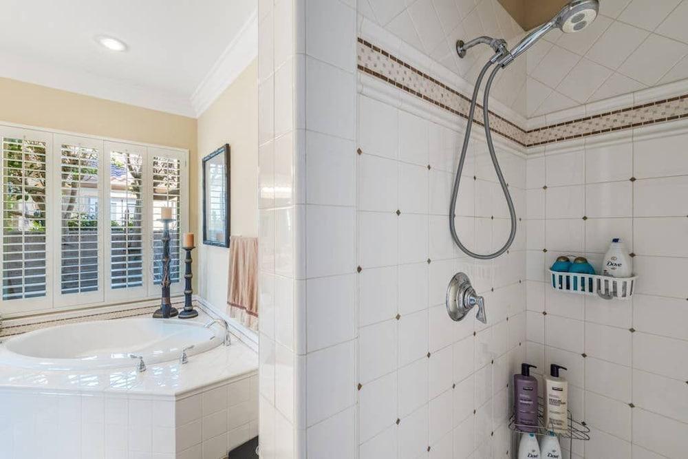 3BR PGA West Pool Home by ELVR - 57065 Bathroom