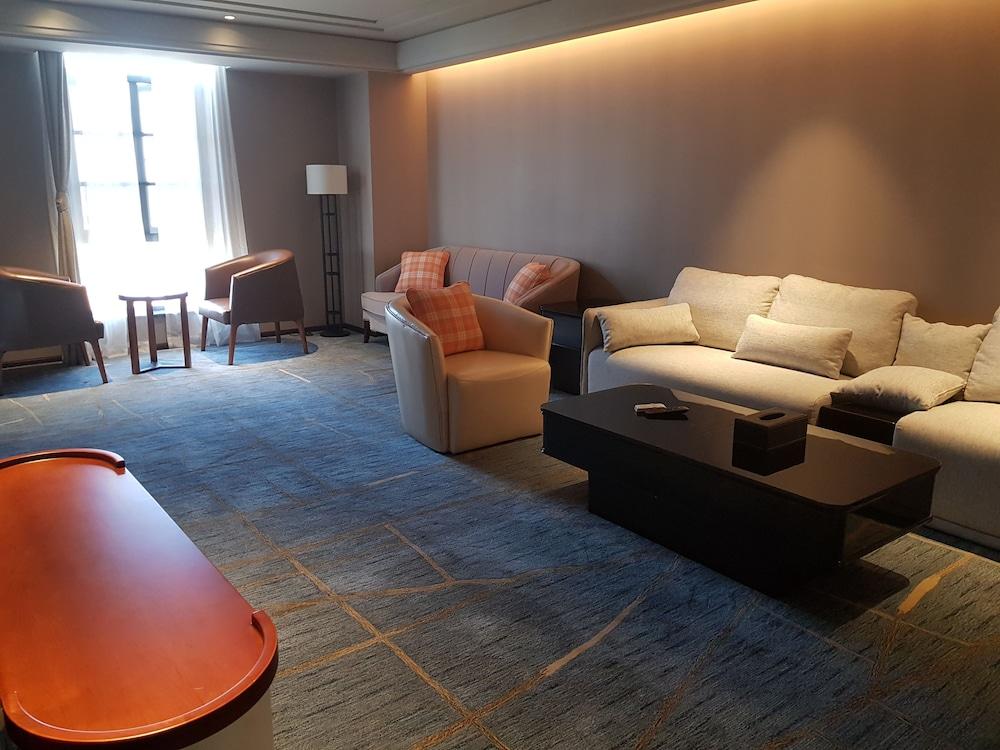 Nova Hotel