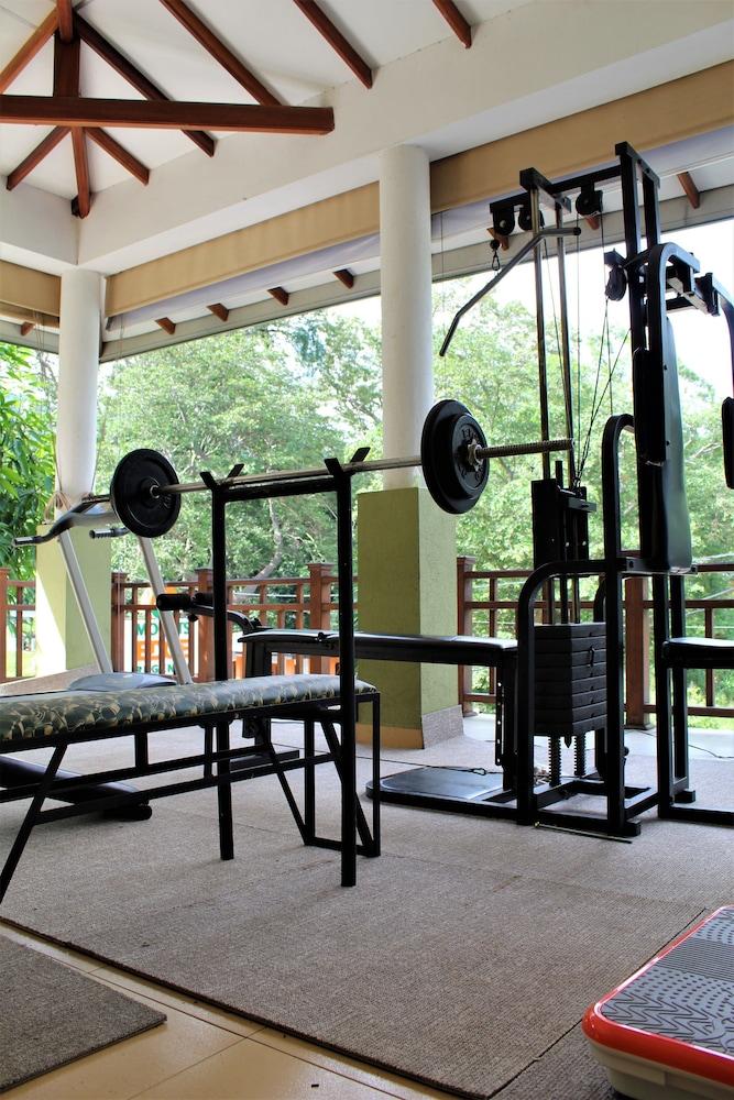 Mounts Edge Regency Gym