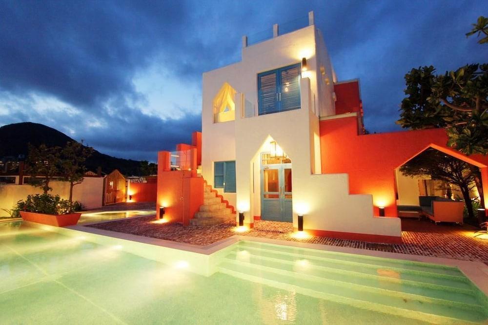 866 Oceanic View Villa