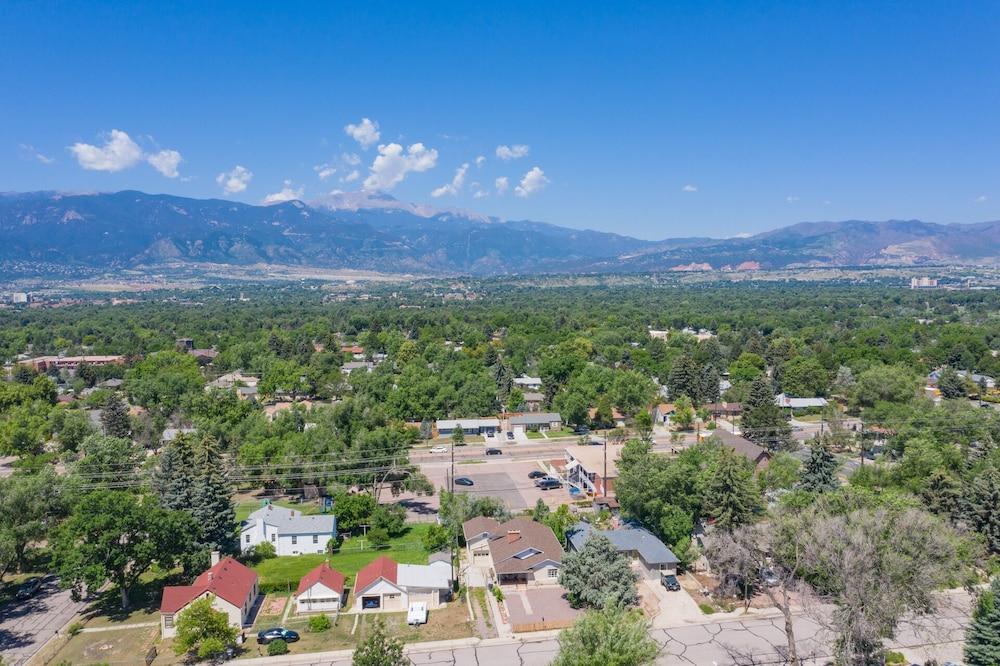 4 Bedroom Mountain View with Firepit & Ping Pong Aerial View