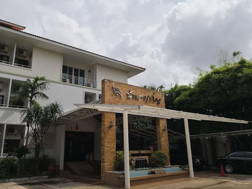 Baan Worachan Hotel