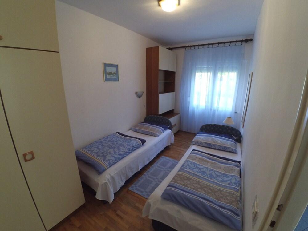Apartment Maša Room