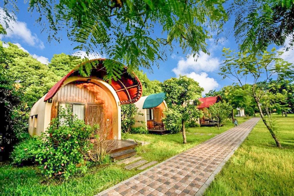 Ville Greensward