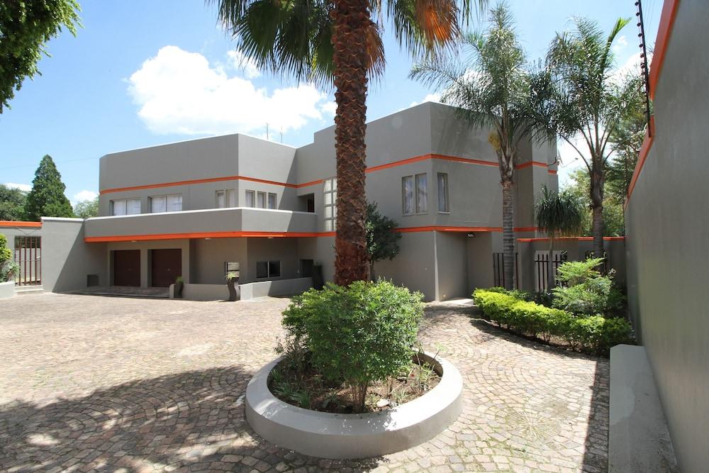 Waterfall Guesthouse