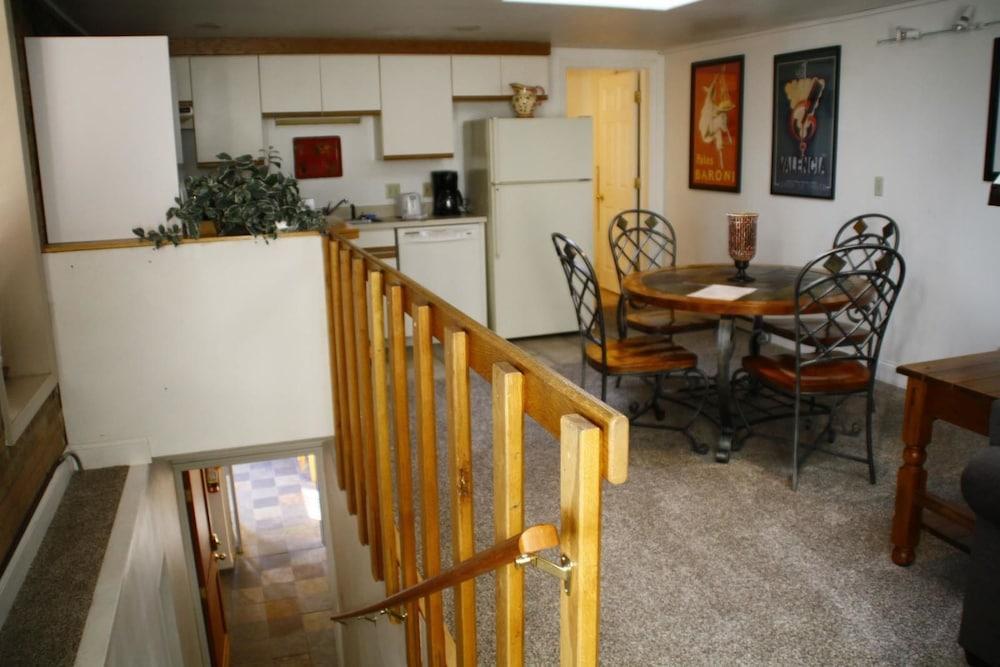Bozeman - Gracious Urban Abode Private kitchen