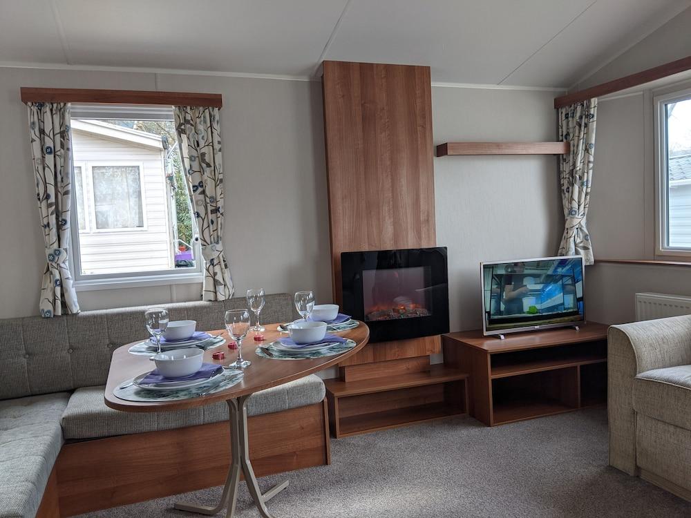 Caravan Nearby Hastings, Coghurst Hall Park