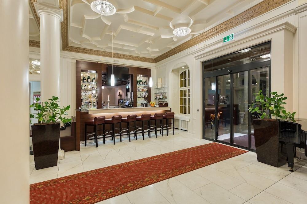 Hotel Euler Lobby