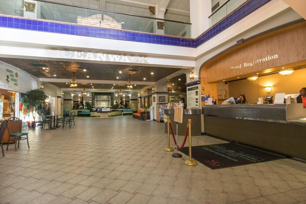 670 Partial Ocean View Hollywood Beach Lobby