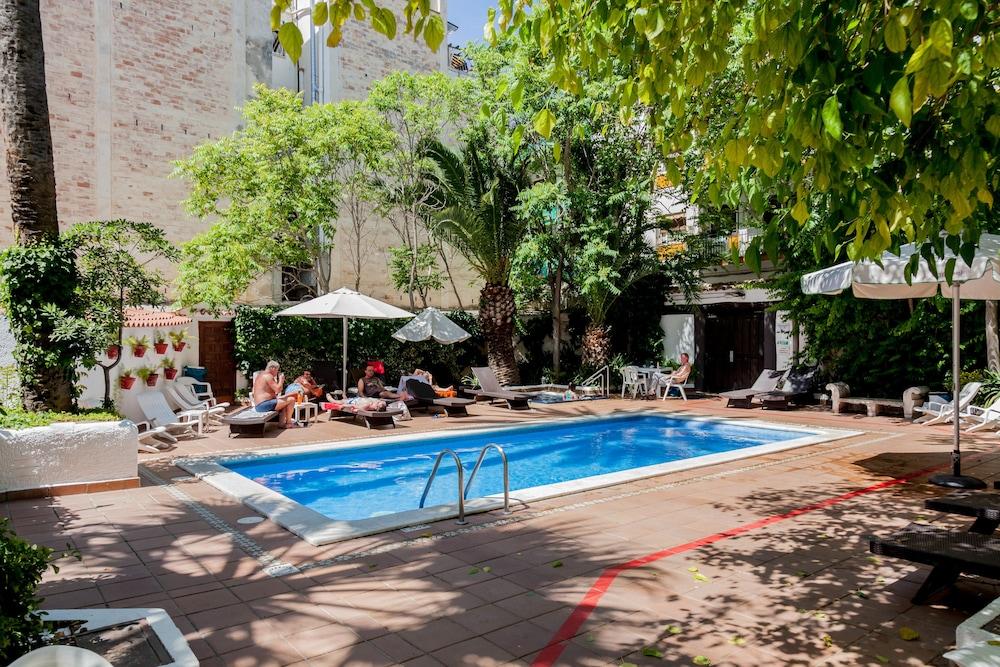 Hotel Galeon - Galeón Pavillón Featured Image