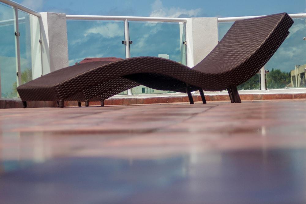 هوتل لا لياف ديل مار سطح مشمس