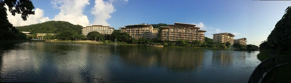 Beach Condos Pico de Loro Hamilo Coast Property Grounds
