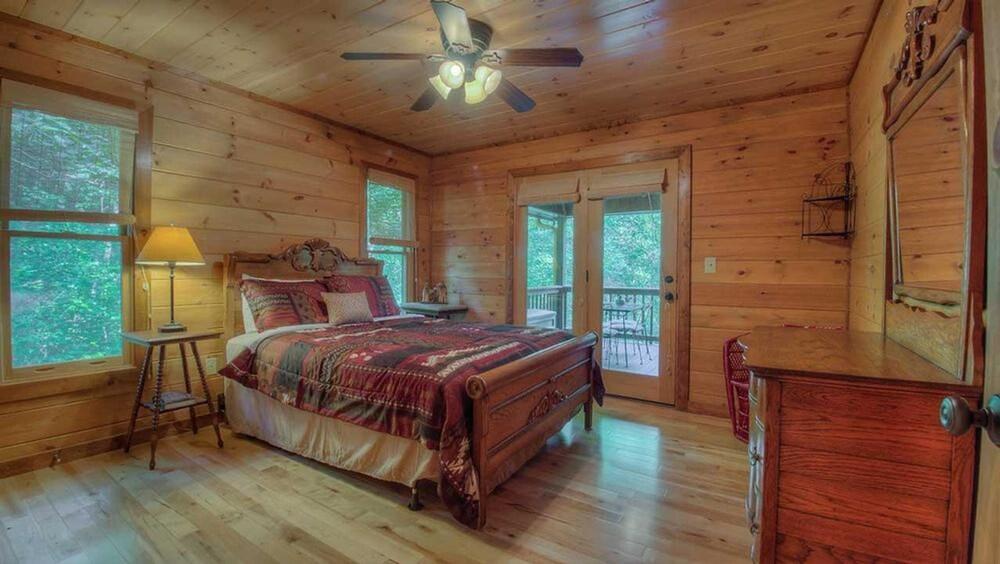 Toccoa Playground by Escape to Blue Ridge Room