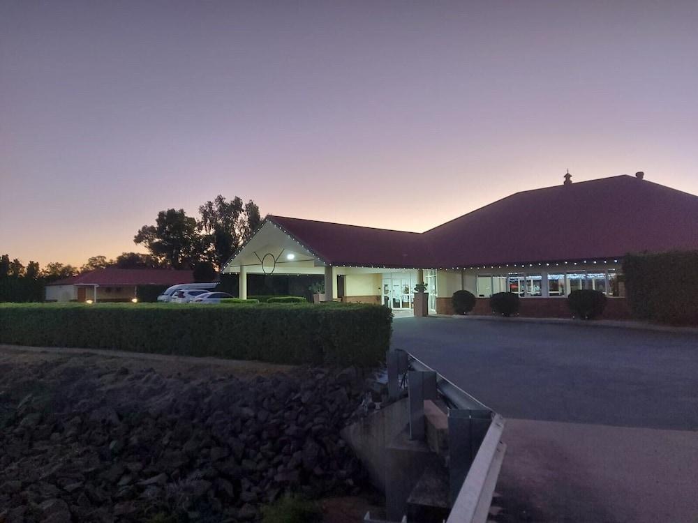 Emerald Explorers Inn Featured Image