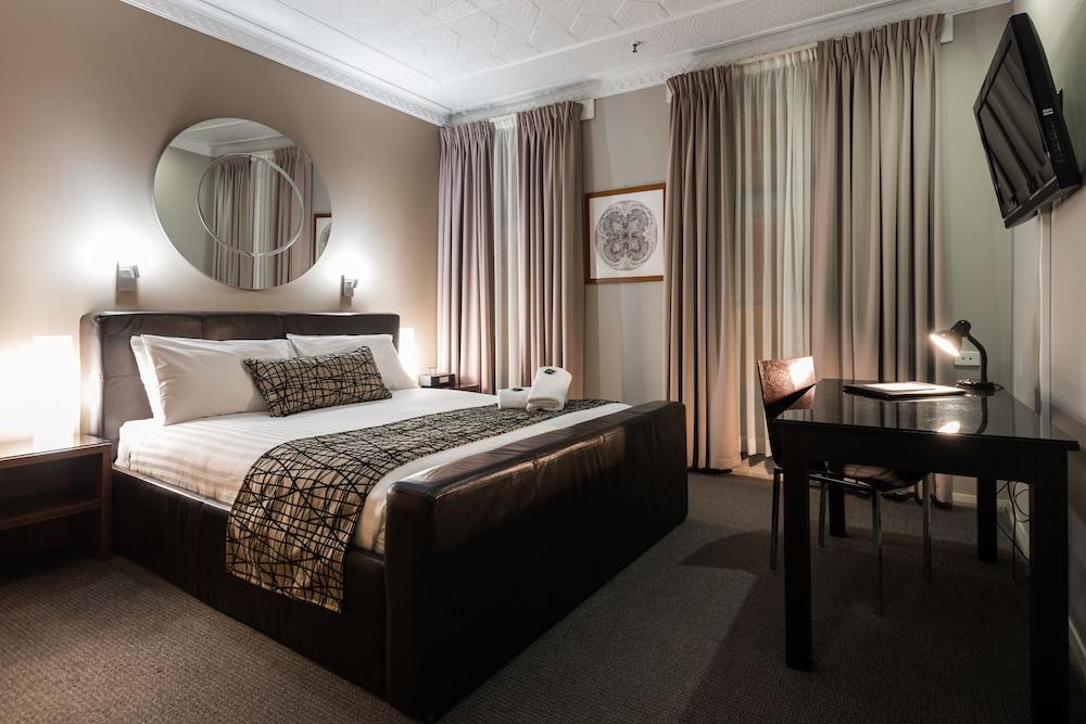 The Clarendon Hotel