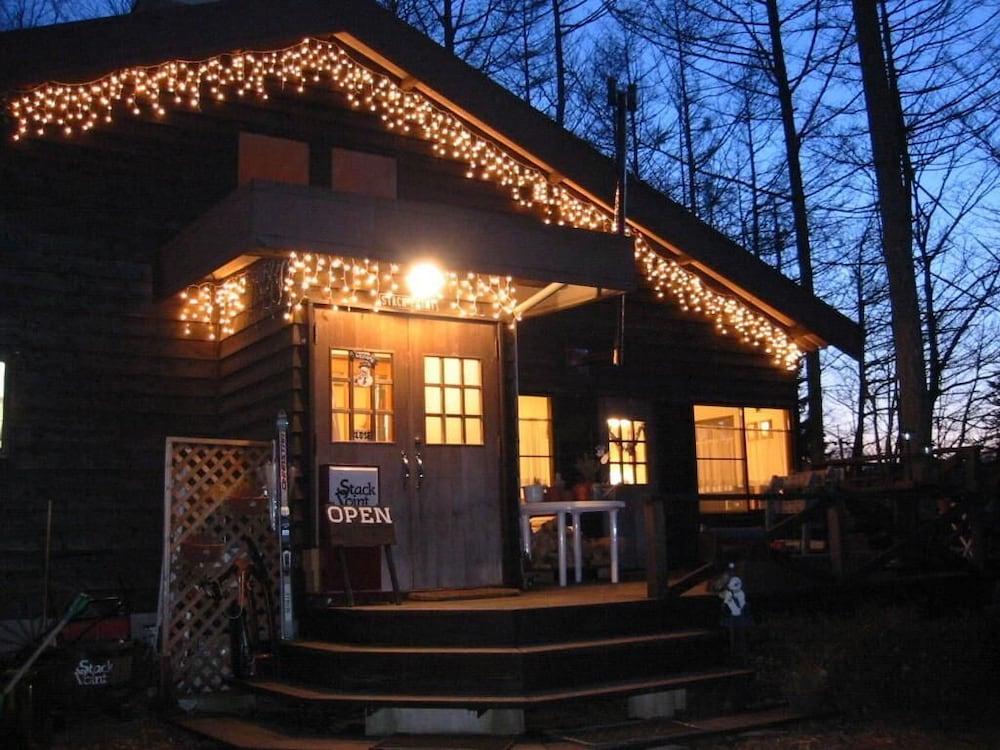 Lodge Stack Point Exterior