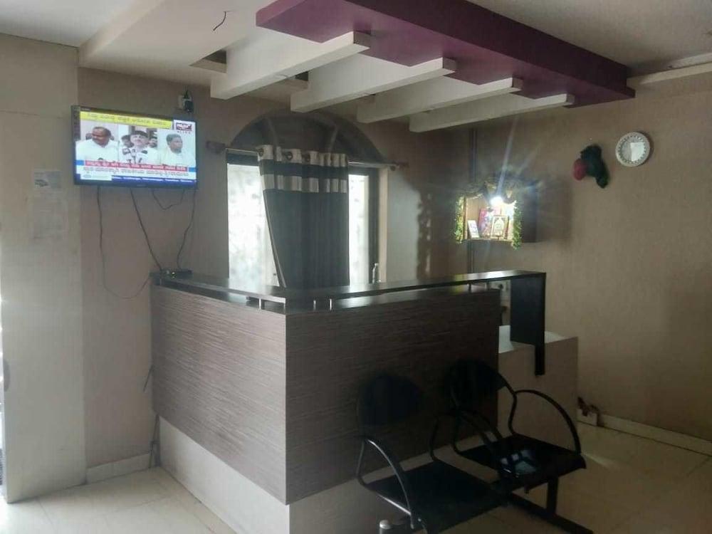 iROOMZ Pranathi Comforts Reception
