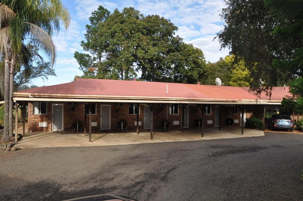 Nimbin Rocks Retreat Exterior