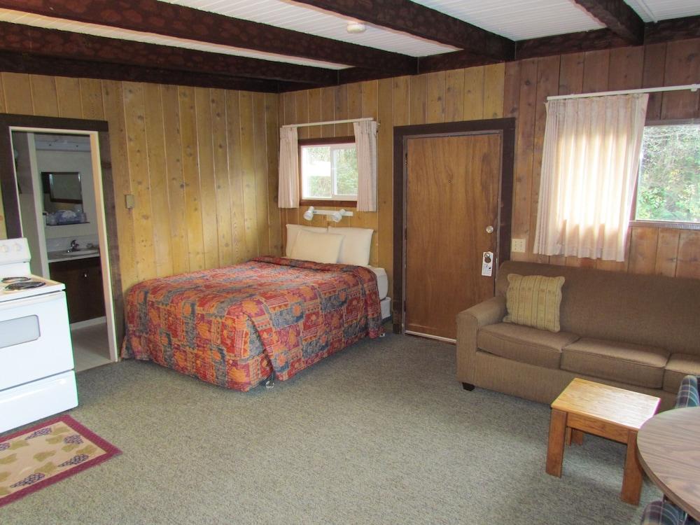 Ocean Crest Resort Room