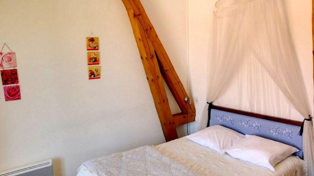 Logis Auberge La Solognote Room
