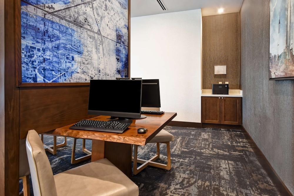 حياة بليس هانتسفيل/ ريسيرك بارك/ ردستون الردهة