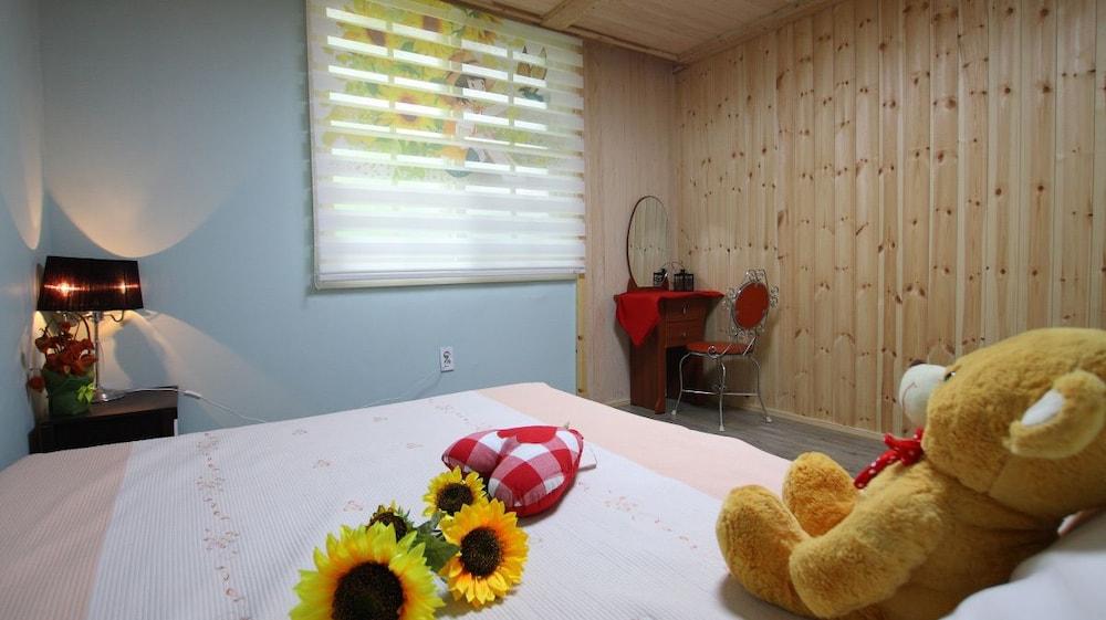 Gyeongju KB Pension Room