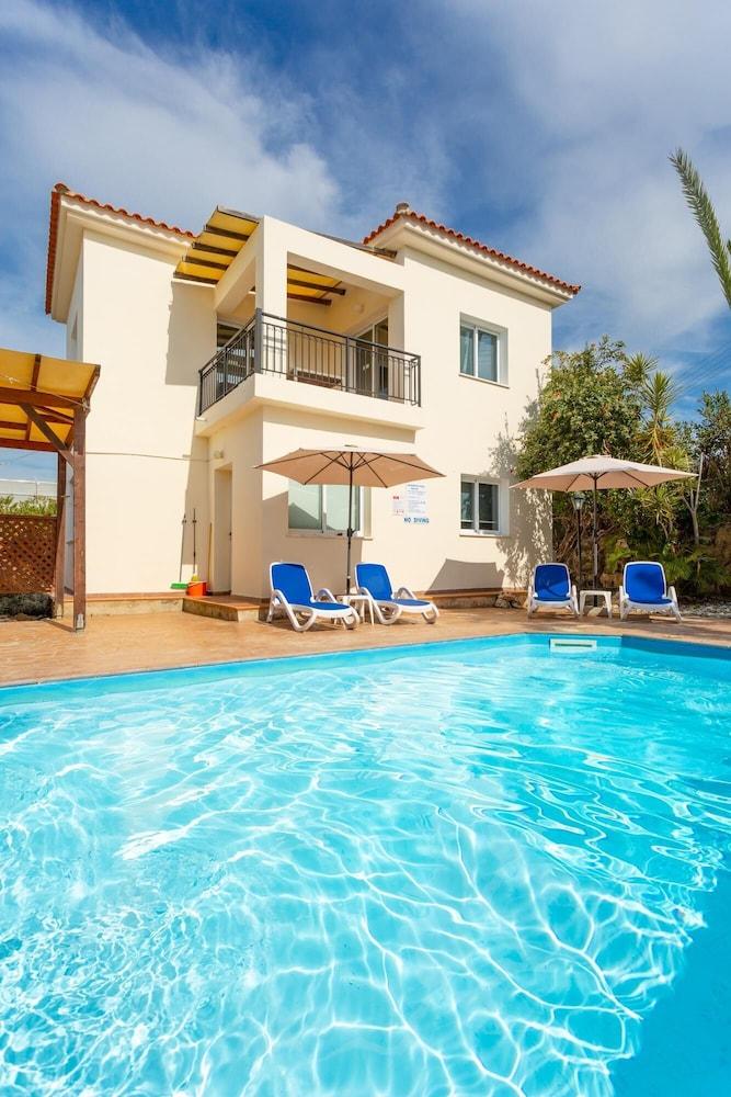 Villa Kleopatra Large Private Pool Walk to Beach A C Wifi Eco-friendly - 2732 Room