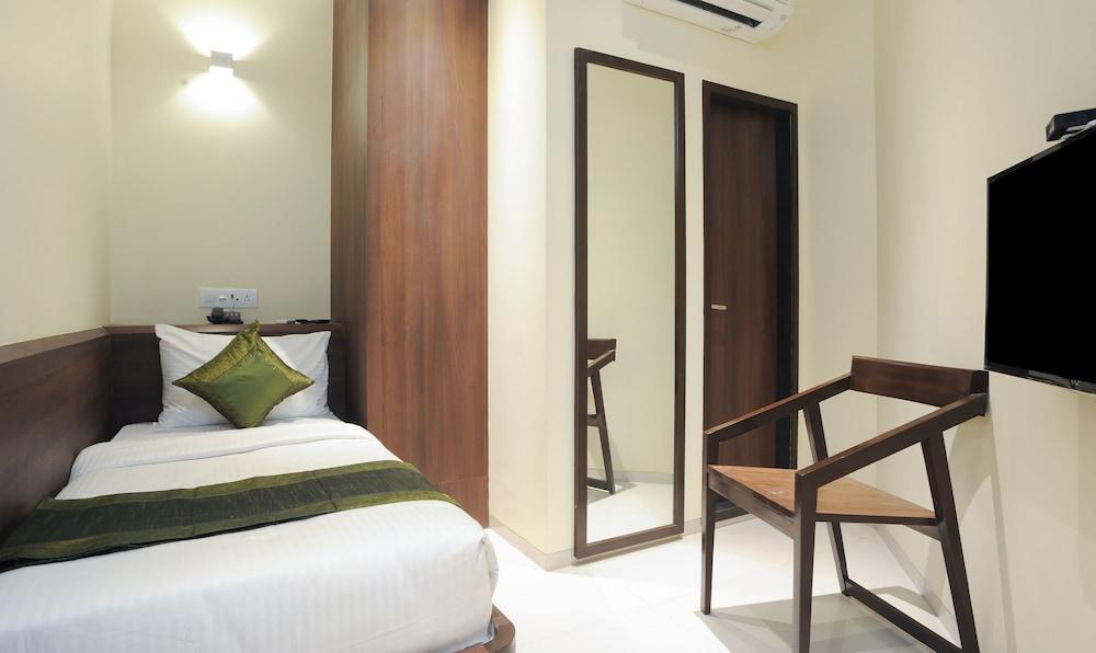 Treebo Balaji Residency Room