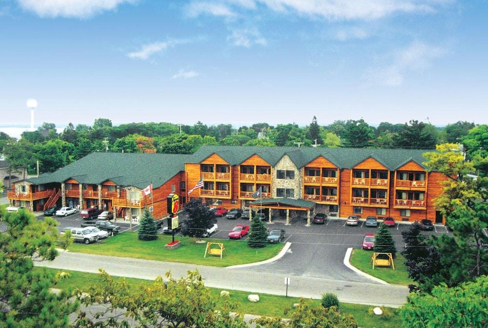 سوبر 8 باي ويندام بريدجفيو أوف ماكيناو سيتي