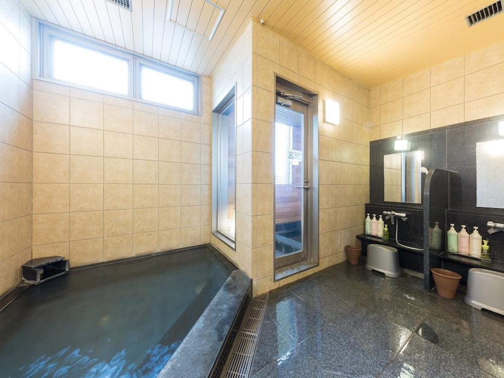 APA Hotel Niigata Tsubamesanjo Ekimae Spa