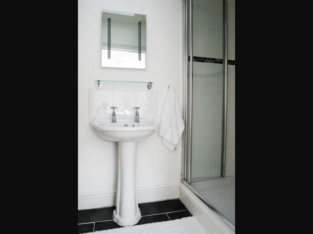 برونيفيلين آند ترويد يي ريو هوليداي كوتدجيز حمام